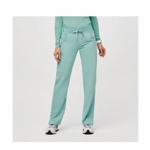 FIGS Kade Cargo scrub pants - Seaglass